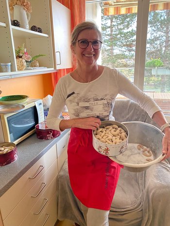 eine Dame mit Vanillekipferl