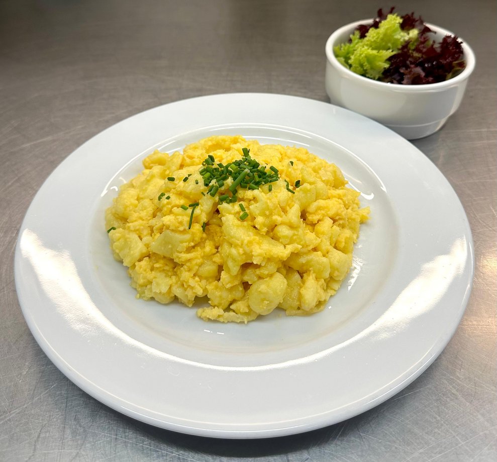 Eiernockerl mit Salat