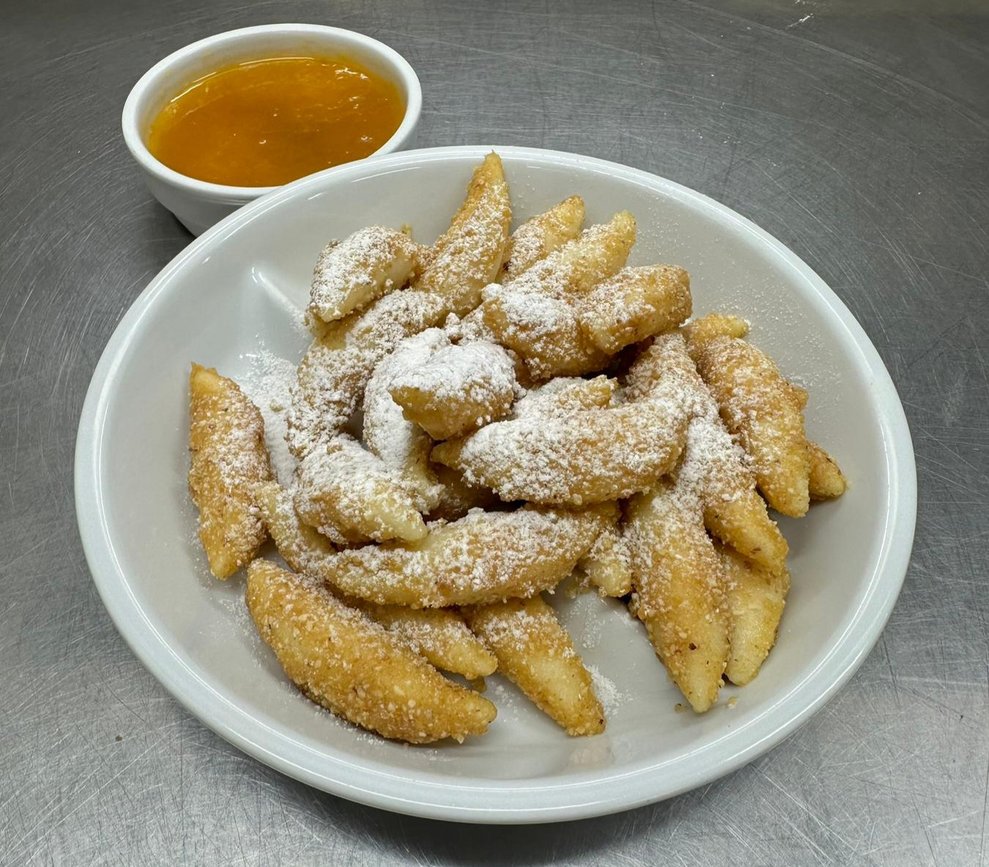 Nussnudeln mit Marillenröster