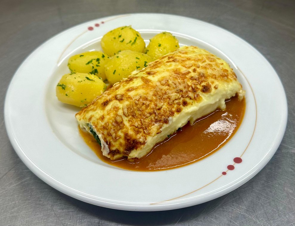Fisch Florentiner Art mit Paprika und Petersilerdäpfel