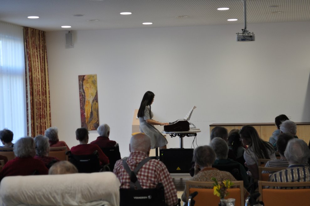 Pianistin Frau Sayoko Akimoto 