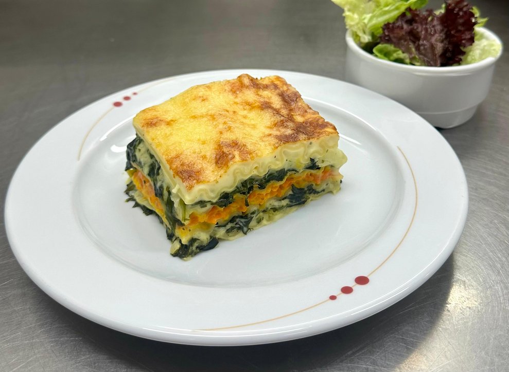 Bärlauchlasagne mit Blattsalat