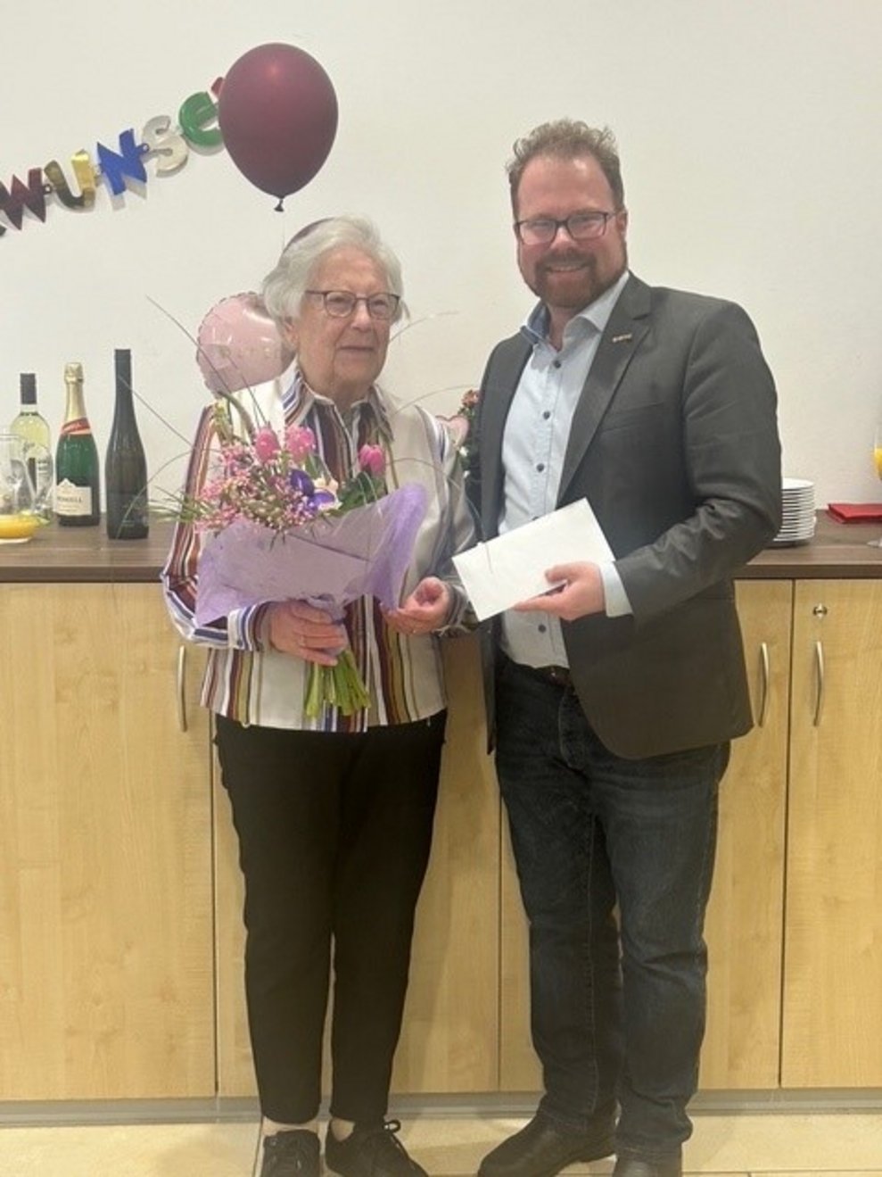 der Bürgermeister gratuliert zum 101. Geburtstag