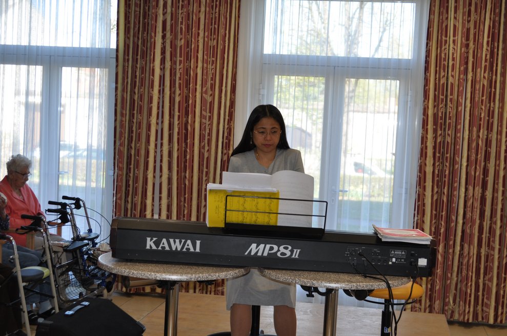 Pianistin Frau Sayoko Akimoto 